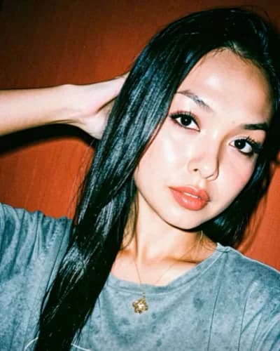 Sofy, pasukan Laters.com